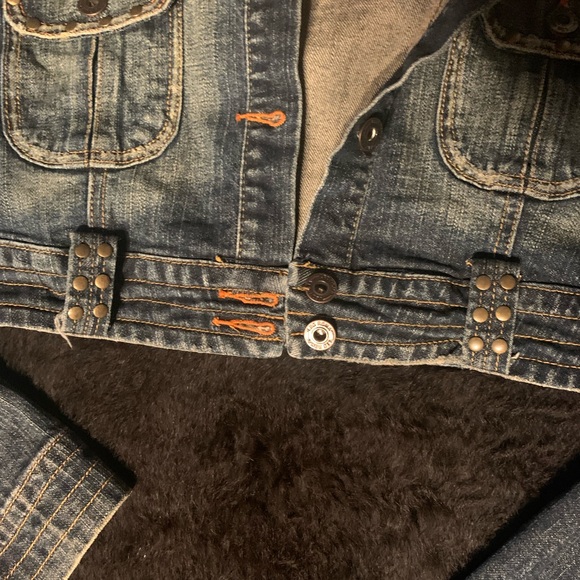 Cropped Jean Jacket - Picture 4 of 5